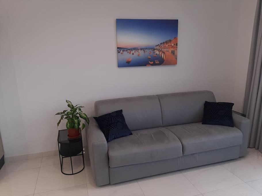 סיינט פול ביי New Seafront Apartment - Spectacular Views מראה חיצוני תמונה