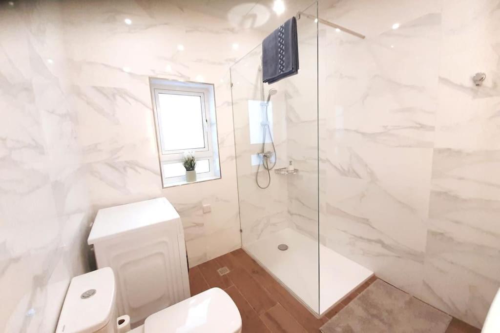 סיינט פול ביי New Seafront Apartment - Spectacular Views מראה חיצוני תמונה