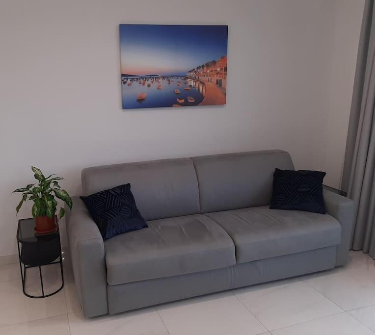 סיינט פול ביי New Seafront Apartment - Spectacular Views מראה חיצוני תמונה