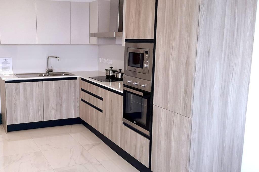 סיינט פול ביי New Seafront Apartment - Spectacular Views מראה חיצוני תמונה