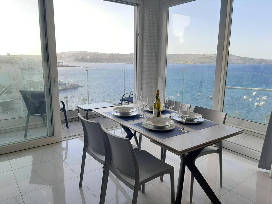 סיינט פול ביי New Seafront Apartment - Spectacular Views מראה חיצוני תמונה