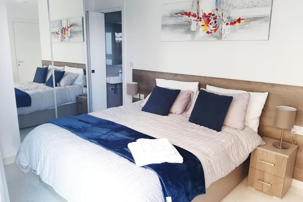 סיינט פול ביי New Seafront Apartment - Spectacular Views מראה חיצוני תמונה